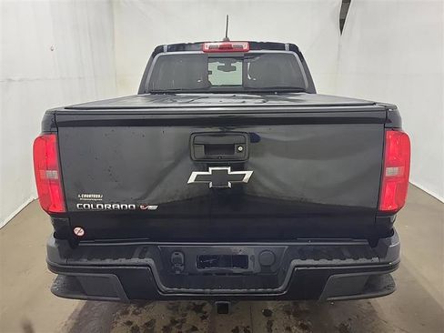 Used 2017 Chevrolet Colorado Z71 w/ Z71 Midnight Edition image 5