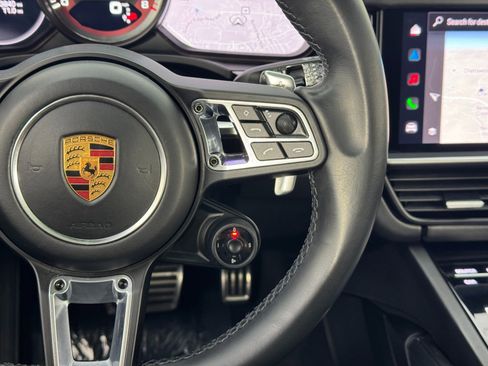 Used 2022 Porsche Cayenne Turbo image 23