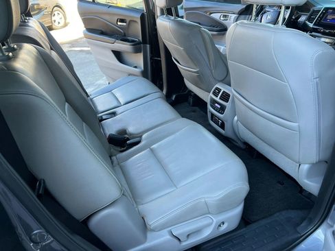 Used 2016 Honda Pilot Touring image 12