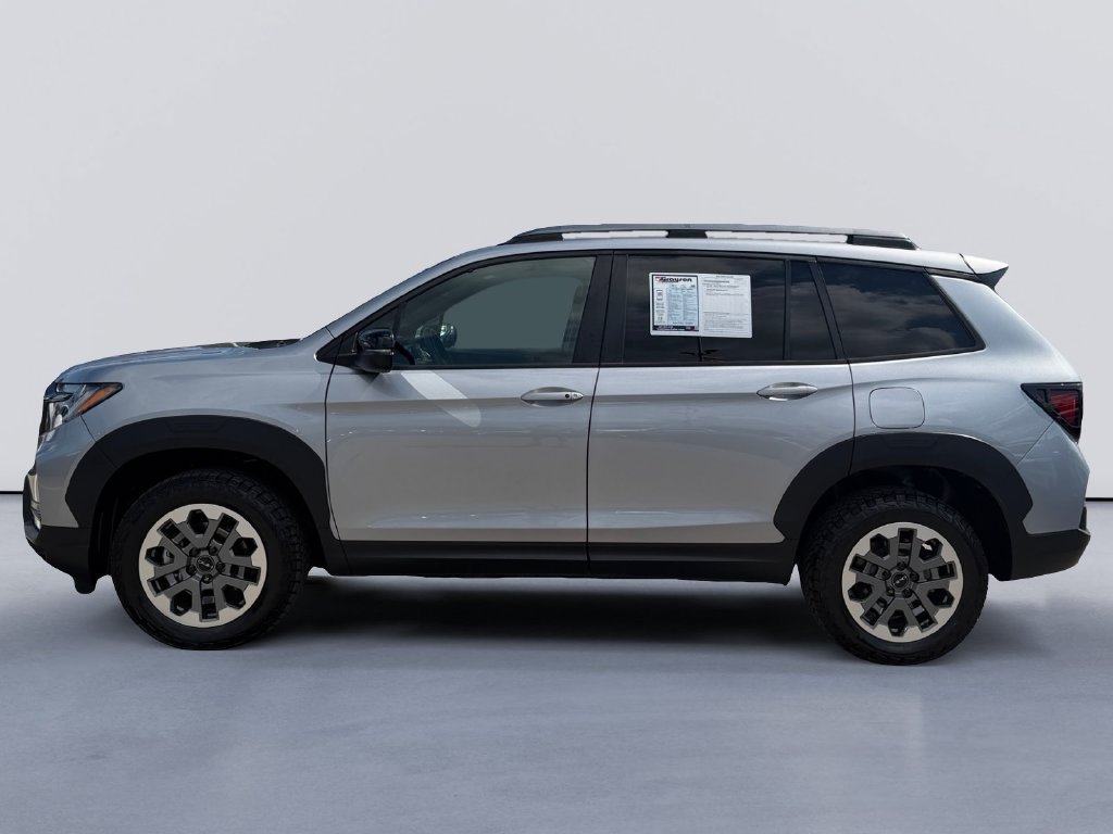 Used 2025 Honda Passport TrailSport image 6
