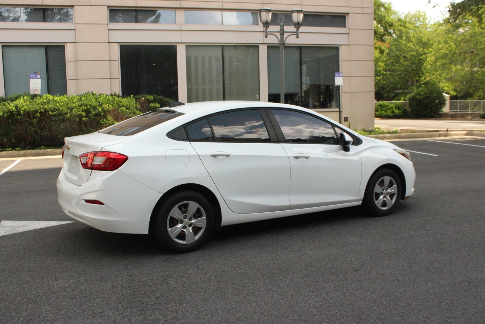 Used 2018 Chevrolet Cruze LS FWD image 7