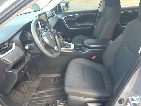 Used 2023 Toyota RAV4 LE image 8