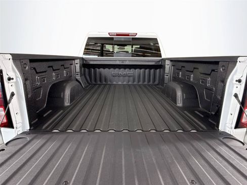 New 2026 GMC Sierra 1500 SLE w/ Preferred Package AWD/4WD image 18