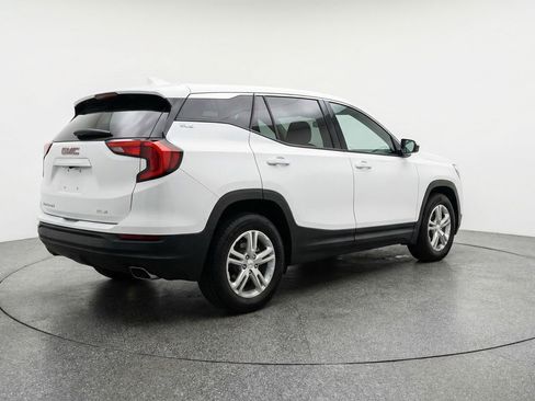 Used 2024 GMC Terrain SLE image 9