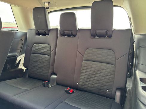 Used 2025 Nissan Pathfinder SV AWD/4WD image 31