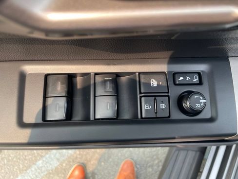Used 2025 Toyota Tundra Limited AWD/4WD image 17