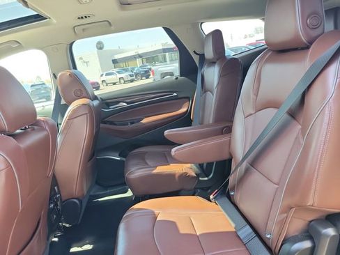 Used 2018 Buick Enclave Avenir w/ Avenir Technology Package AWD/4WD image 32