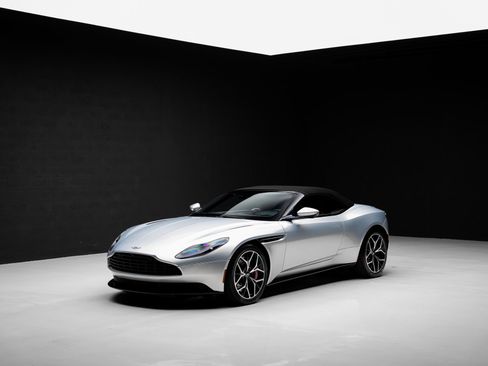 Used 2019 Aston Martin DB11 Volante RWD image 4