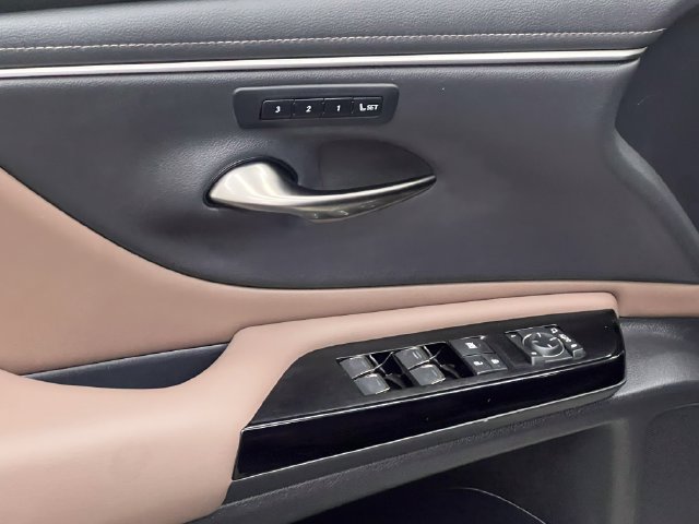 Certified 2024 Lexus ES 350 w/ Premium Package FWD image 10