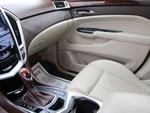 Used 2015 Cadillac SRX Luxury w/ Driver Awareness Package image 15