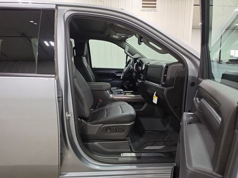 Used 2025 Chevrolet Silverado 3500 LTZ AWD/4WD image 30