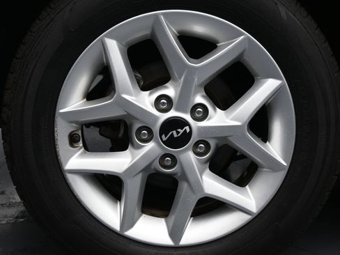 Used 2023 Kia Soul LX w/ LX Technology Package image 10