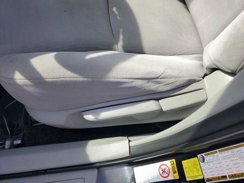 Used 2011 Toyota Corolla LE FWD image 17