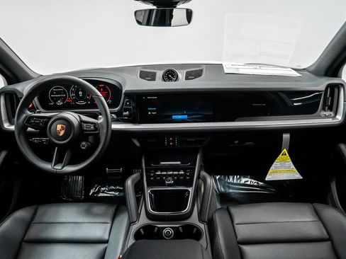 New 2026 Porsche Cayenne S image 23