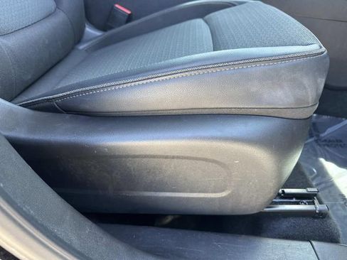 Used 2022 Buick Encore GX Select w/ Sport Touring Package image 9