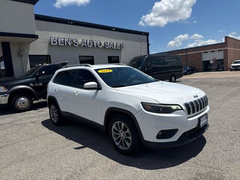 Used 2019 Jeep Cherokee Latitude Plus FWD image 4