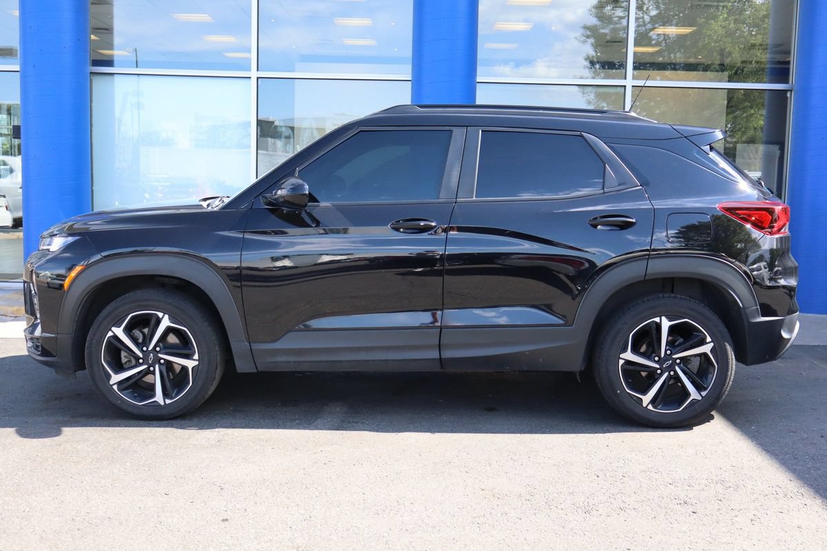 Used 2023 Chevrolet TrailBlazer RS w/ Convenience Package AWD/4WD image 2