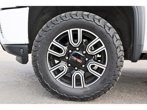 Used 2021 GMC Sierra 2500 AT4 w/ AT4 Premium Plus Package AWD/4WD image 36