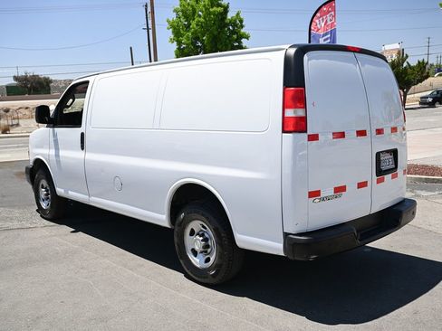 Used 2021 Chevrolet Express 2500 RWD image 7