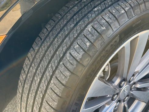 Certified 2025 Cadillac XT5 Premium Luxury image 10