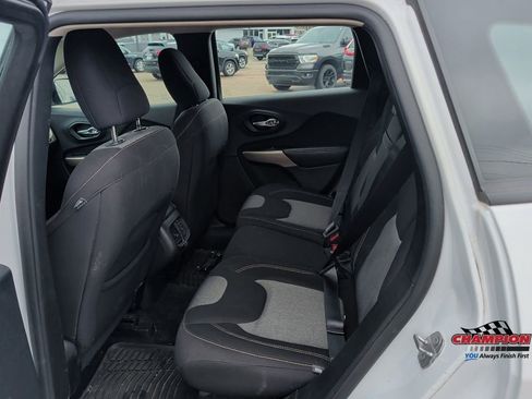 Used 2017 Jeep Cherokee Sport AWD/4WD image 20