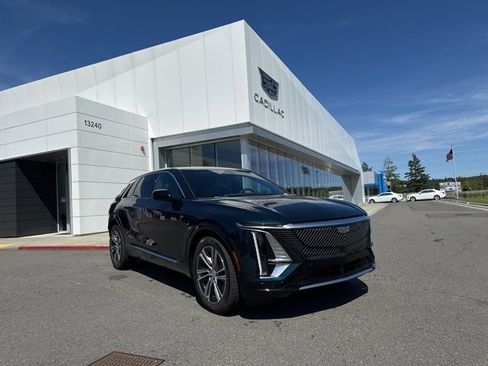 New 2025 Cadillac Lyriq Luxury image 3