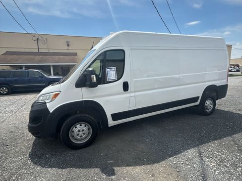 Used 2023 RAM ProMaster 2500 FWD image 3
