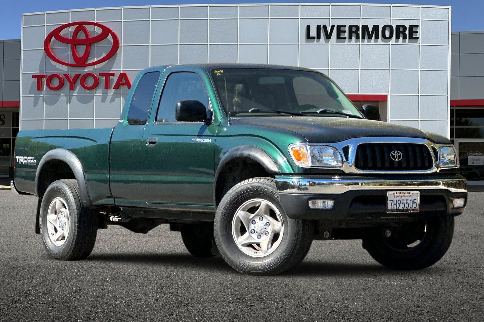 Used 2004 Toyota Tacoma PreRunner RWD image 2