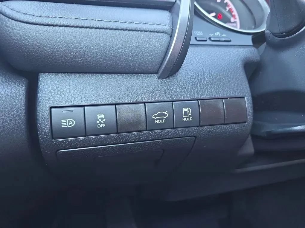 Used 2021 Toyota Camry XLE FWD image 21