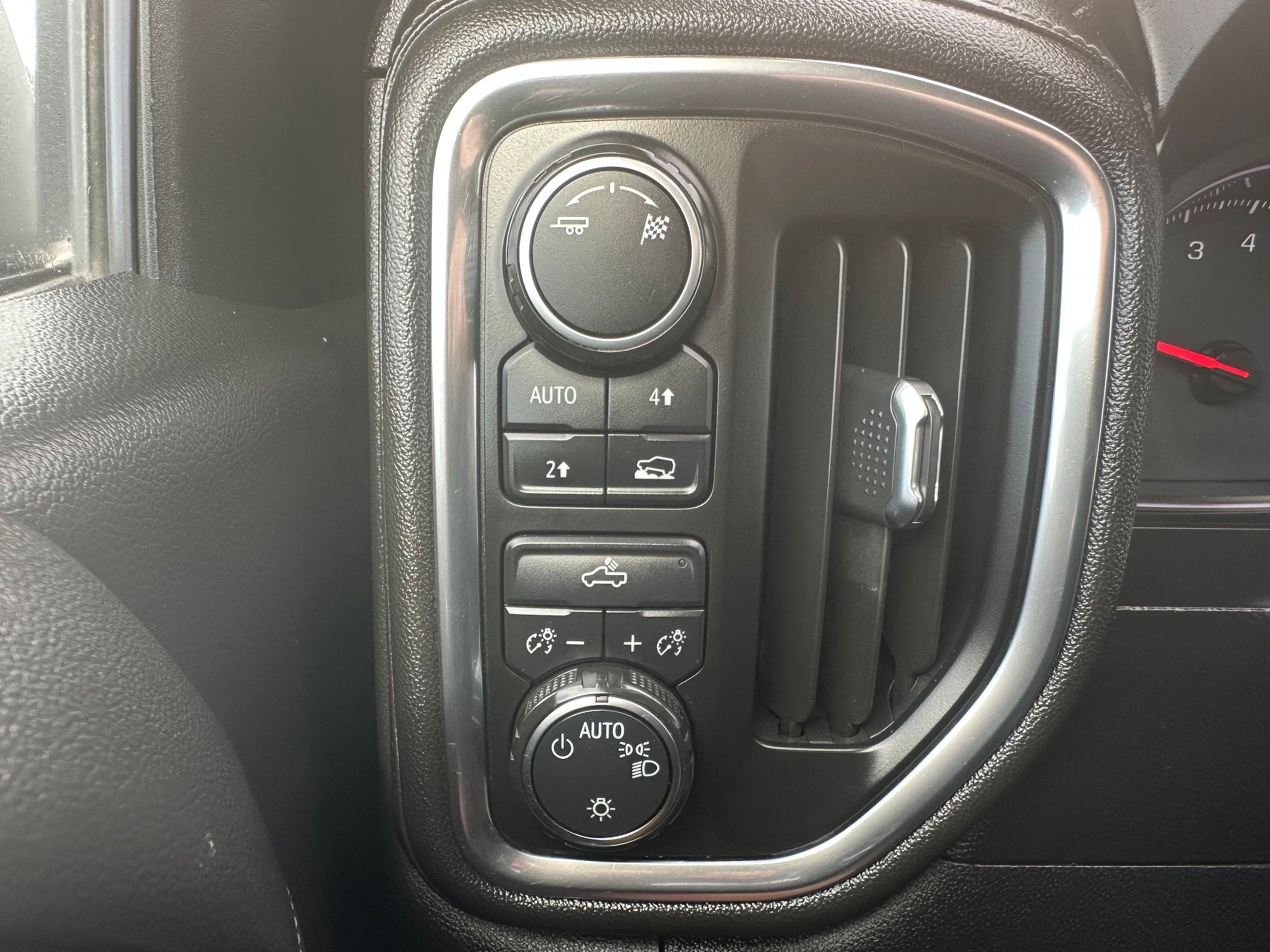 Used 2019 Chevrolet Silverado 1500 LT w/ All-Star Edition AWD/4WD image 27