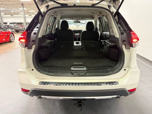 Used 2018 Nissan Rogue SV w/ Premium Package AWD/4WD image 21