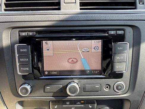 Used 2011 Volkswagen Jetta SEL image 15