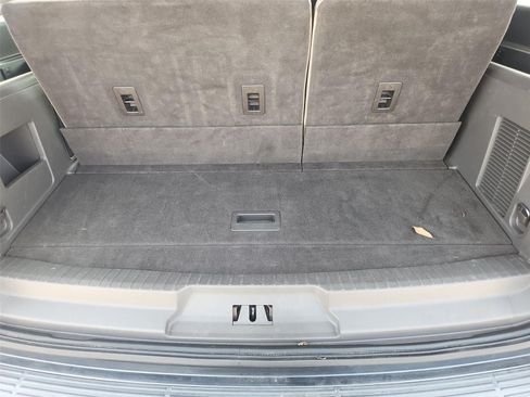 Used 2019 Ford Expedition Limited w/ Equipment Group 302A AWD/4WD image 34