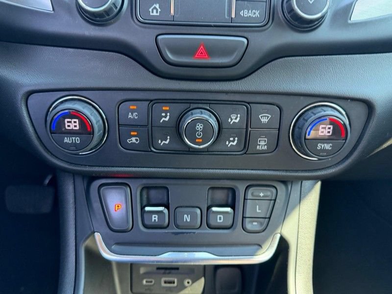 Used 2020 GMC Terrain SLT AWD/4WD image 13