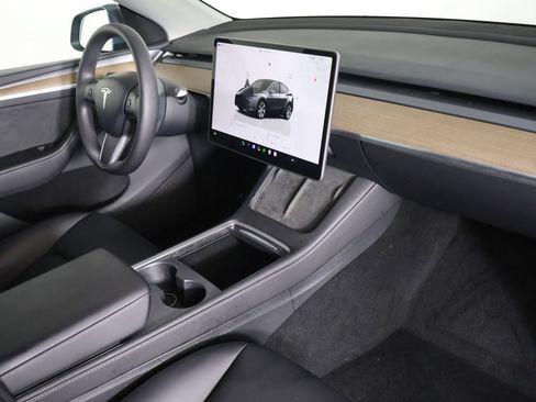 Used 2023 Tesla Model Y Long Range AWD/4WD image 30