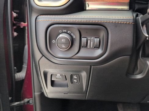 Used 2023 RAM 1500 Limited w/ Body Color Bumper Group AWD/4WD image 19