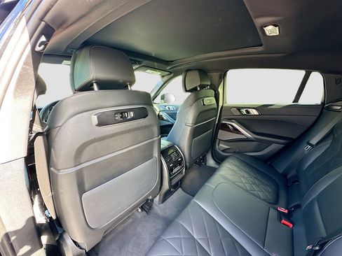 Used 2025 BMW X6 xDrive40i w/ Climate Comfort Package image 28