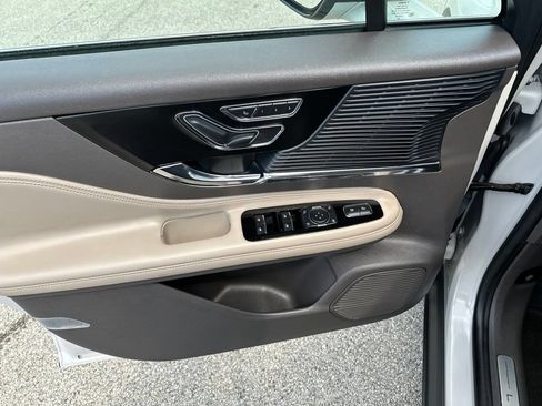 Used 2020 Lincoln Corsair AWD w/ Equipment Group 101A image 23