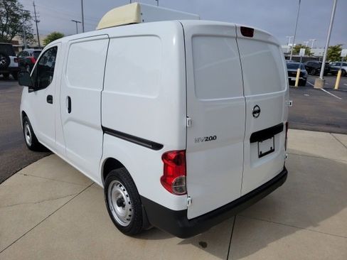 Used 2020 Nissan NV200 S image 9