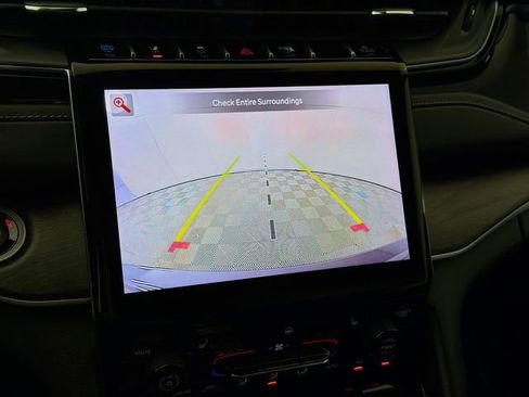 Used 2022 Jeep Grand Cherokee Limited 4xe image 17