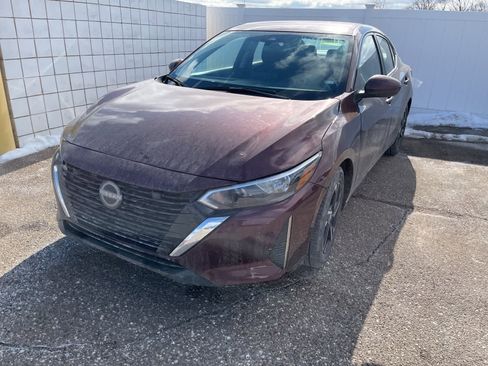 Used 2025 Nissan Sentra SV image 3
