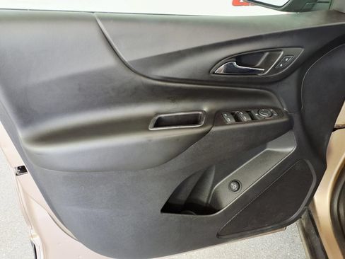 Used 2019 Chevrolet Equinox LT w/ Driver Convenience Package FWD image 13