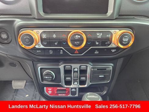 Used 2023 Jeep Gladiator Mojave w/ LED Lighting Group AWD/4WD image 14