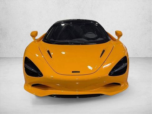 Used 2025 McLaren 750S image 2
