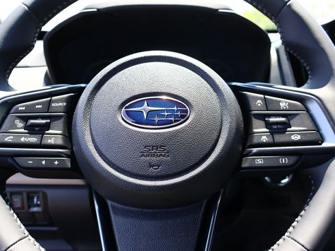 Used 2025 Subaru Forester Limited w/ Popular Package image 31