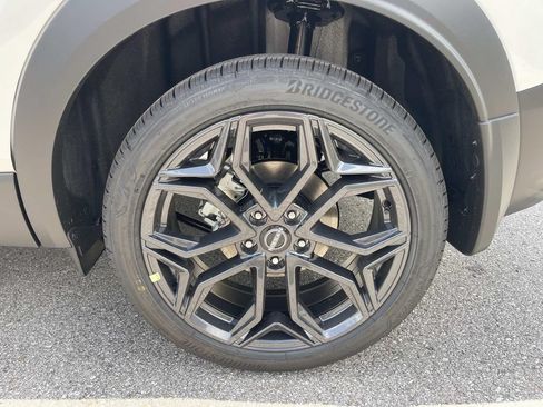 New 2026 Nissan Kicks SR w/ Cold Weather Package AWD/4WD image 11