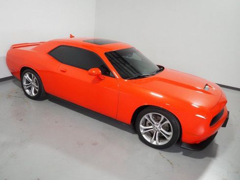 Used 2022 Dodge Challenger GT w/ Plus Package RWD image 12