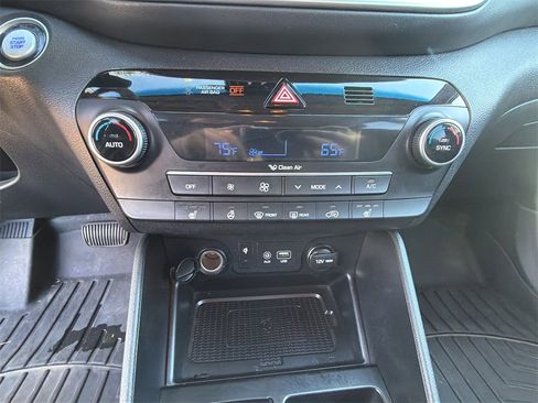 Used 2021 Hyundai Tucson Limited image 24