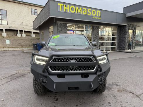 Used 2018 Toyota Tacoma TRD Off-Road image 1