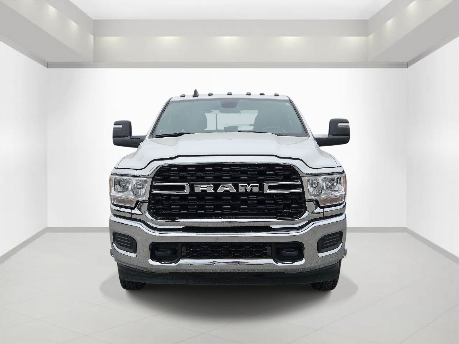 Used 2024 RAM 3500 SLT w/ Quick Order Package 2YG SLT AWD/4WD image 2